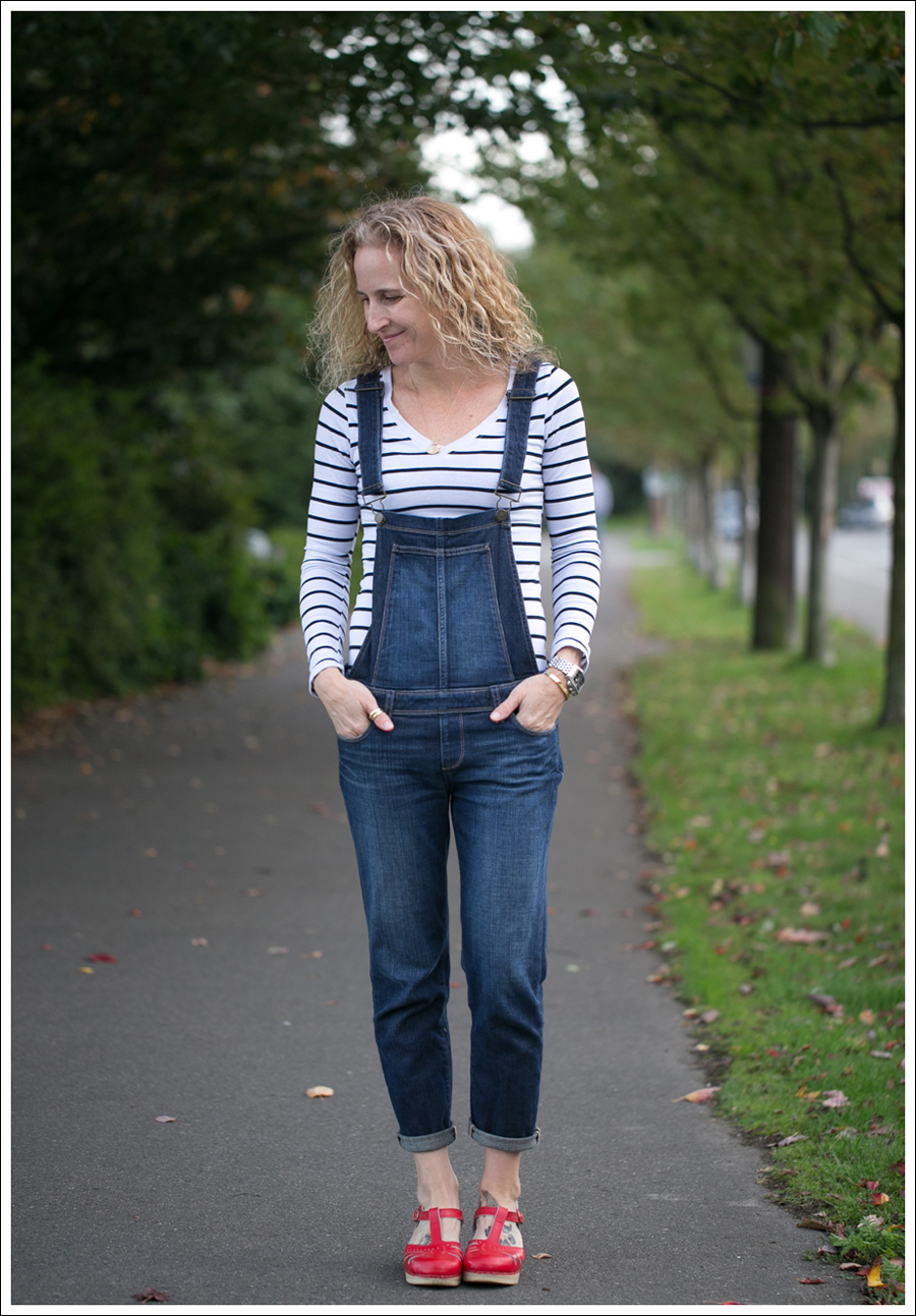 Blog StyleMint Striped Tee Paige Sierra Overalls Sven Lacy Red Clogs-1
