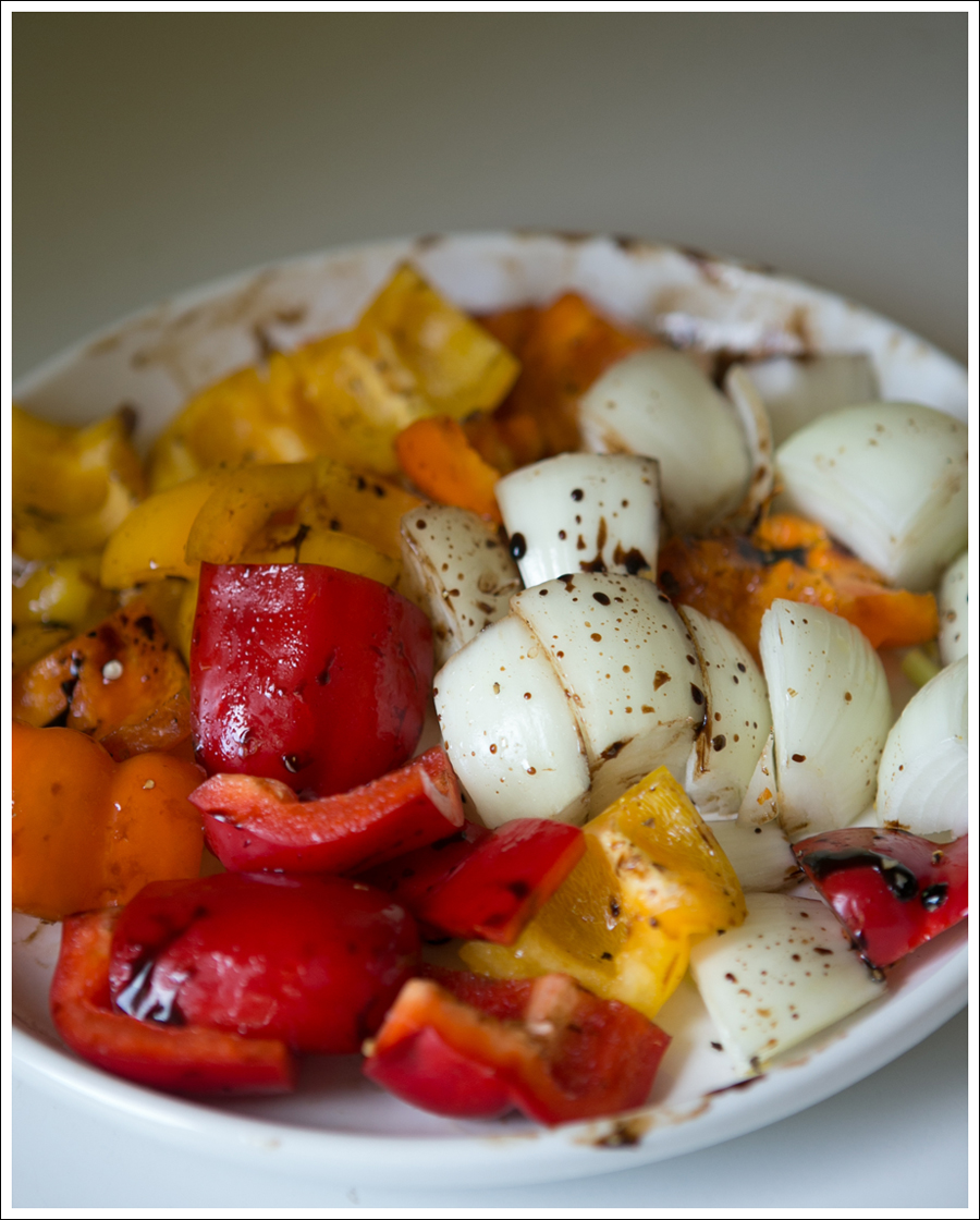 Blog Whole30 Paleo Grilled Chicken Peppers Onions Shish Kabobs-3